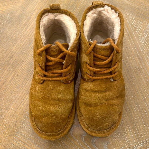Boys Ugg neumel II size 3 - Picture 1 of 3